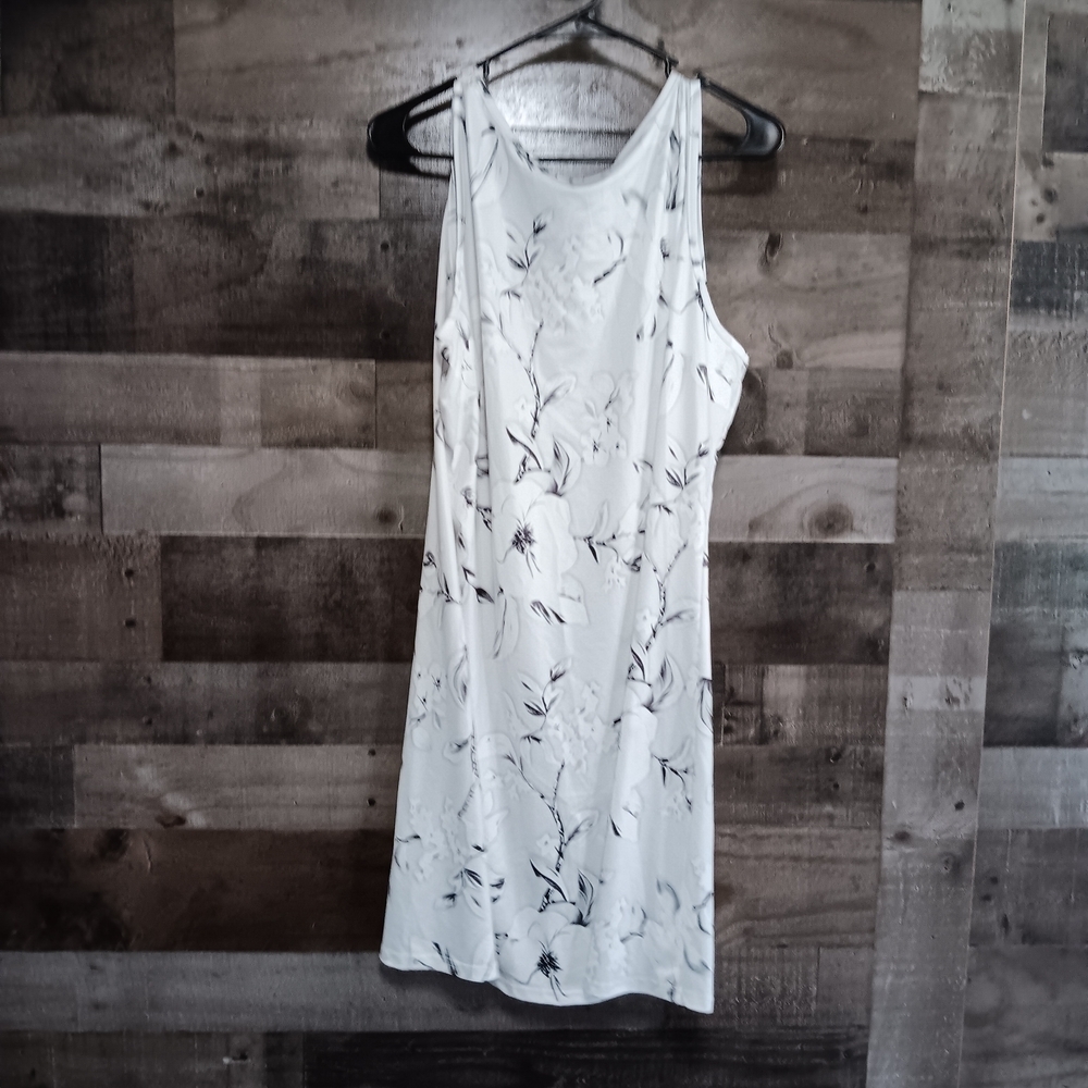 White Floral Sleeveless Dress - Picture 3 of 3